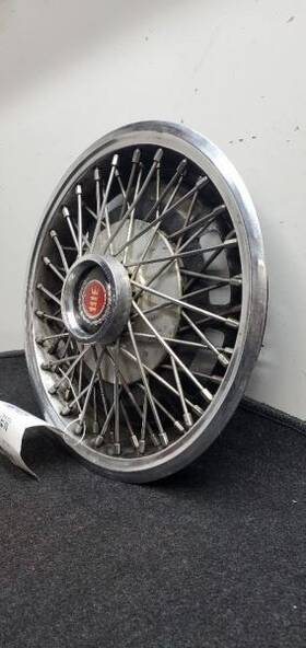 570-00757b Ford Wheel Cover Hubcap Wire Type Round Center Fits 78-82 Fairmont 1034021