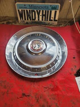 570.fd1s53 Ford 52 53 54 Car Wheel Cover Hub Cap