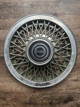 83-165-2a Ford 1984-1992 Mustang Mercury Capri Oem Wire Spoke Hubcap 14 Inch Wheel Cover