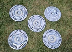 A57-1130-b Ford Set Of 5 1957 Deluxe Turbine 14 Inch Thunderbird Wheel Covers Hubcaps 4 T Bird