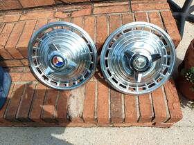 C3az-1130 Ford Two 14 Inch Wheel Covers Spinner Hubcaps 1963 Galaxie 500 Xl/country Squire