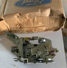 C9az-5426413-a Ford Nos 1969 1970 Country Sedan Station Wagon Left Rear Door Latch