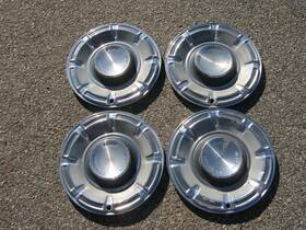 D0oz-1130e Ford Factory 1970 To 1977 Maverick 14 Inch Hubcaps Wheel Covers
