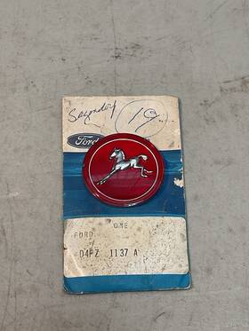 D4zz-1137-a Ford Nos 1974-1976 Mustang Ii Red Wheel Cover Emblem/insert...new