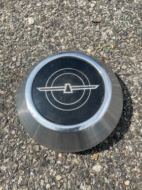 E0sz-1130-e Ford One Factory 1980 Thunderbird Center Cap Hubcap For Metric Aluminum Wheel