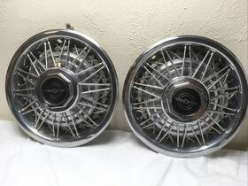 E1sc-1130-cb Ford Vtg 1981 Thunderbird Spoked 14 Inch Hubcaps Set Of Two