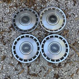E53z-1130-a Ford 1984-85 Tempo 13 Inch Chrome Hubcap - Hollander 836