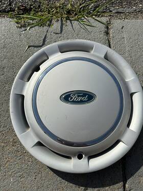 E8ec-1130-ab Ford One 88-90 Escort 14 Inch Wheel Cover Hubcap Oem Chipped