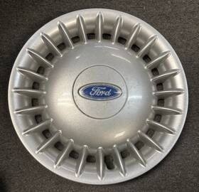 F2ac1130ac Ford F4ac1130aa 92-97 Crown Victoria Oem Wheel Cover Hubcap 15 Inch 895