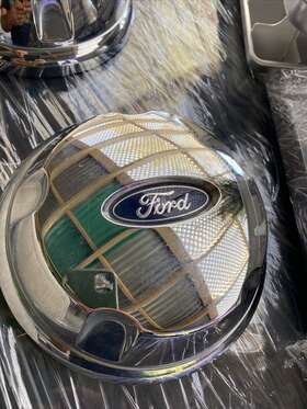 Il24-1a096-ad Ford Factory Oem 2002-2010 Explorer Chrome Center Cap With Blue Oval A5