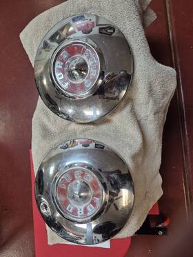 B5a1130a Ford Thunderbird Two Used 1955-57 Wheel Caps