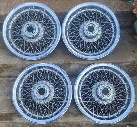 00995930 General Motors Set Of 4 Oem 1977-1996 Chevy Caprice Impala 15 Inch Wire Spoke Hubcaps Wheel Covers