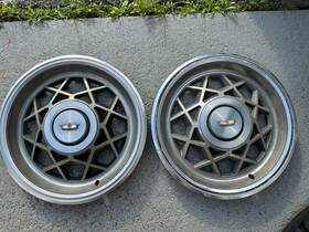 14012637 General Motors 2 80-81 Chevy Caprice 15 Inch Hubcaps Wheel Covers Rare Honeycomb