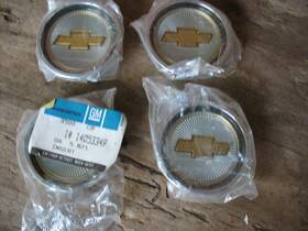 General Motors 14053349 Nos Gm Chevy Celebrity 1982 - 1983 Wire Wheel Center Cap Set 4