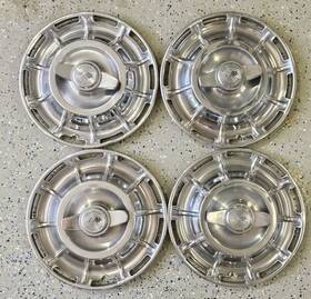 3725237 General Motors 1959-1962 Corvette Hubcaps In Good Condition And Original 1960 1961