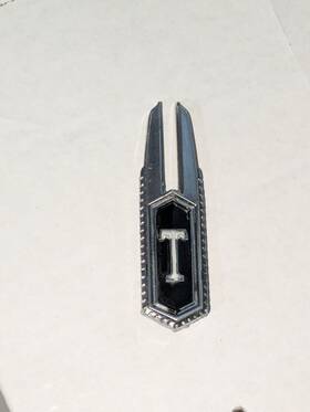 412102 General Motors Vintage 1973-1978 Oldsmobile Toronado Hubcap Wheel Cover Emblem Gm