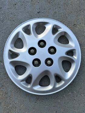 9594040 General Motors 02-05 Saturn L Series L200 Lw200 15 Inch Hubcap Wheel Cover L300 Lw300 03 04