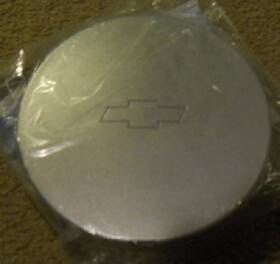9595589 General Motors Nos 2000-04 Chevrolet Malibu Center Cap