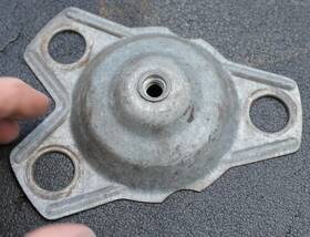 1617759 General Motors / Cadillac One 1979-1985 Buick Oldsmobile Wire Spoke Hubcap Inch Locking Hub