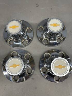 349072 General Motors Gm 1973-1987 Chevy Center Hubcaps Truck K10 K15 C10 Wheel Cover Hub Caps Bowtie Oem