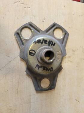 S1118 General Motors #s1118 Retainer Bracket For 14 Inch Wire Spoke Hubcap 1 Buick Olds 1986-1990 Used Oem