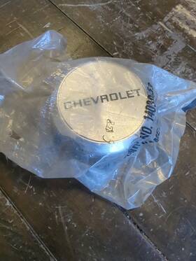 14030452 Gm 14030453 1982 Chevrolet Cavalier Hub Cap Wheel Center