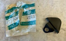 1728322 Gm 1985-1986 Ck1 2 3 K1 Front Seat Shoulder Strap Guide Cover Nos Sr22