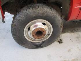 976117 Gmc Used Wheel Cover Fits 1998 3500 Pickup Grade A