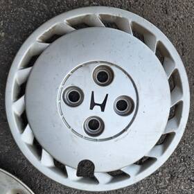 44733sf1921 Honda 44733sf1902 Single Used Prelude 1988-1989 13 Inch Right Hubcap