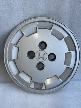570-55032 Honda 1984 Civic Sedan Wheel Cover Hub Cap 13 Inch