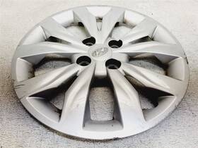 52960-10150 Hyundai 2018-2022 Accent 15 Inch Center Cap Wheel Scuff Marks