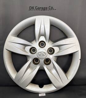 H55561 Hyundai 55561 2009 Santa Fe Wheel Cover 16 Inch Hubcap Original Factory Genuine Stock Oem