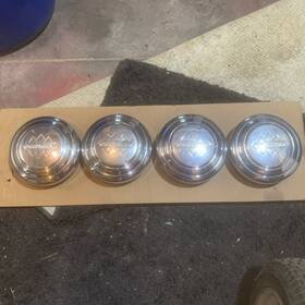 S-50s International 2 1940s 10 4-1940 Hubcaps Travelall Pickup Ih Very Usable