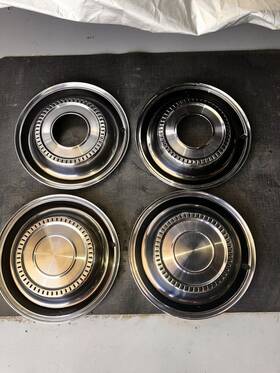 4b447 International 1972-80 Harvester Scout Terra Traveler Hubcaps 15 Inch Set Front Rear