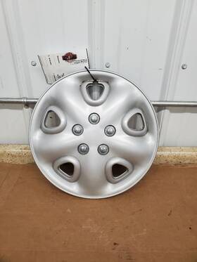 570.is1592 Isuzu Pup 1992 Wheel Cover Hubcap 294697