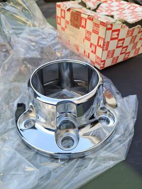 Isuzu 8-94499939-0 Nos Oem 1984-1987 Trooper 4x4 Front Wheel Rim Center Hub Cap
