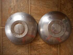 208525 Kaiser Vintage Hubcaps 1951 1952 As Is Model Lot Of 2 Used Abused Salvage Dented