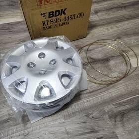Kt Automotive 826942000409 Four Abs Plastic Silver Colored Hubcaps - 14 Inch Diameter
