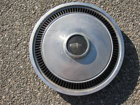 E0vy1130a Lincoln One Factory Original 1980 1981 Town Car 15 Inch Hubcap Wheel Cover