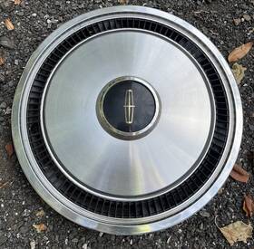 Eovy1130a Lincoln 1 1980-1981 Town Car Continental Oem Hubcap Wheel Cover 15 Inch 796