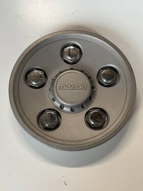Fc02-37-190 Mazda 80 Glc Hub Cap Center This Is For 1 Used