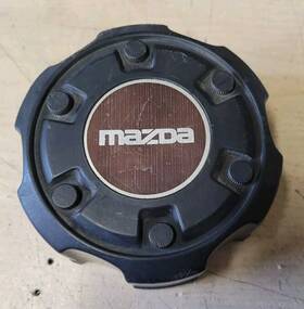 S23237191 Mazda Center Cap 1 Rare Truck 6 Lug Black Used #s23237191