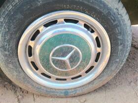 570.mb1e77 Mercedes-benz Wheel Cover Hubcap Fits 77-83 240d Oem