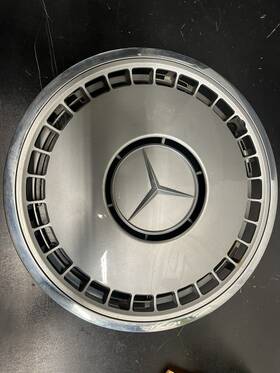 1404010024 Mercedes Oem Benz W140 Hubcap/wheelcover 16-inch