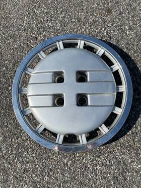 E66y1130a Mercury One Genuine 1986 1987 Topaz Bolt On Hubcap Wheel Cover