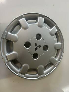 57531 Mitsubishi 1992-93 Expo Vista 1992-96 Summit Wheel Cover Hollander #