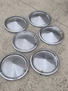 2455318 Mopar 1958 Plymouth Fury Belvedere 6 Hub Caps