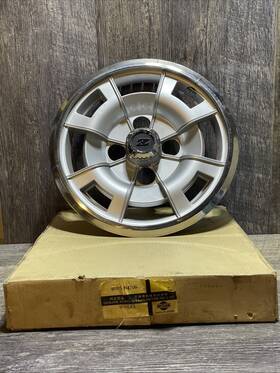 40315-n4700 Nissan Vintage 14 Inch 1977-78 280z Hubcap Oem Part N4700 Nos