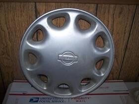 570-53046a Nissan 93 94 Sentra 13 Inch 9 Hole Wheel Cover
