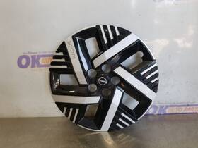 570.da1c25 Nissan 25 Kicks Sv New Style 17ftft Wheel Cap 5 Spokes Black And Silver See Images